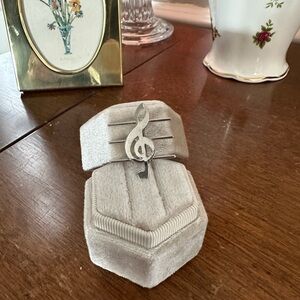 Silver Treble Clef Brooch